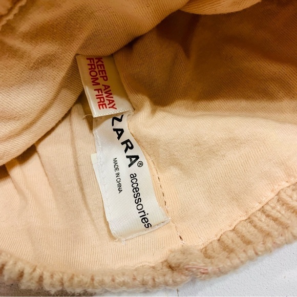 Zara knit baby girls mittens and hat - Picture 2 of 3